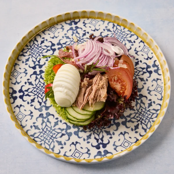 Rustikaler Thunfischsalat